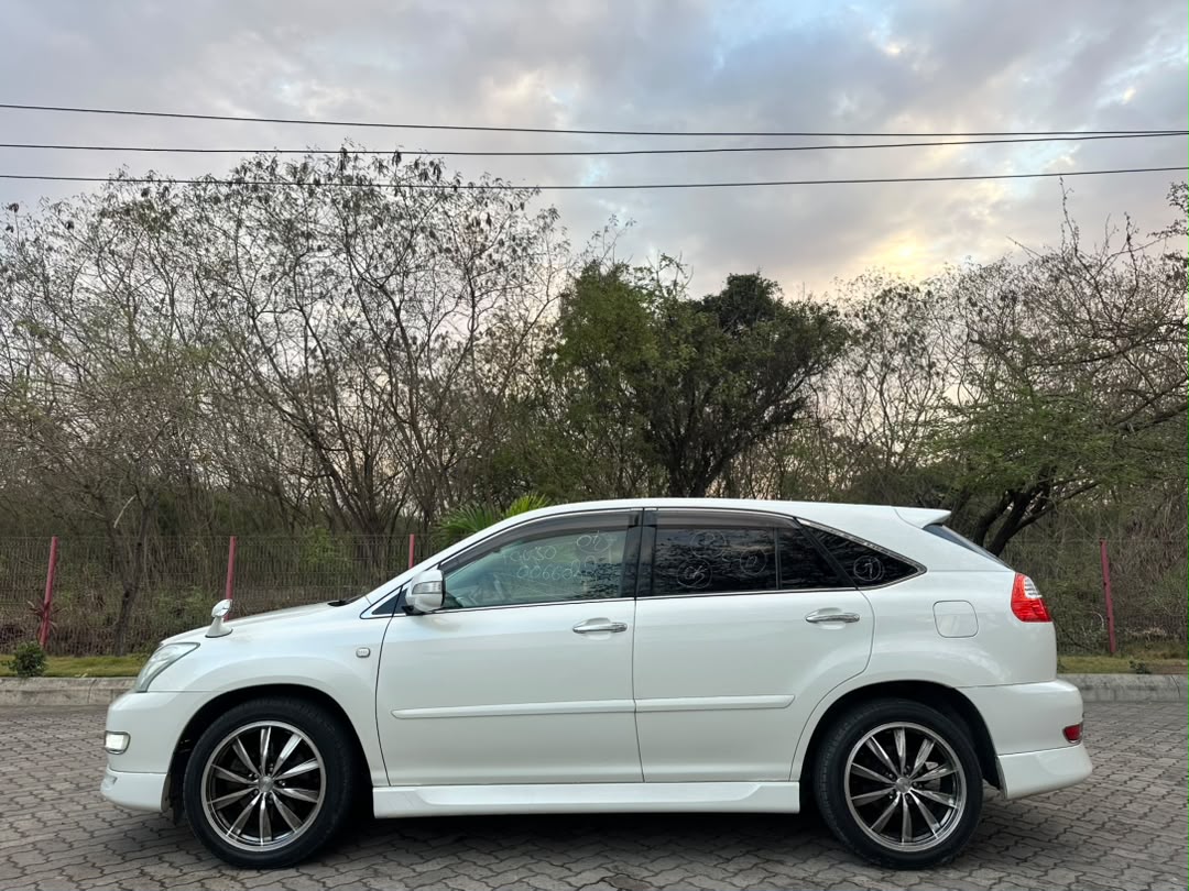 TOYOTA HARRIER thumbnail 6